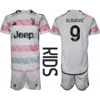 Echipament fotbal Juventus Dusan Vlahovic #9 Tricou Deplasare 2023-24 pentru copii maneca scurta (+ Pantaloni scurti)